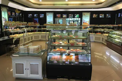 Cakes and Bakes photo 3